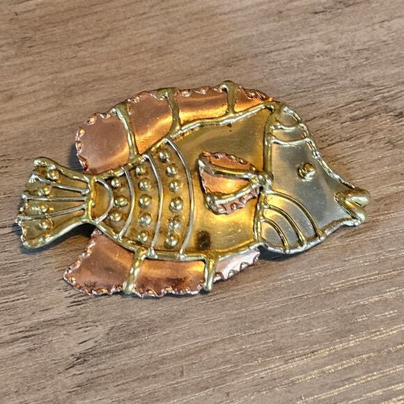 Vintage Mexican Mixed Metal Brutalist Primitive Fish Brooch - Picture 1 of 5